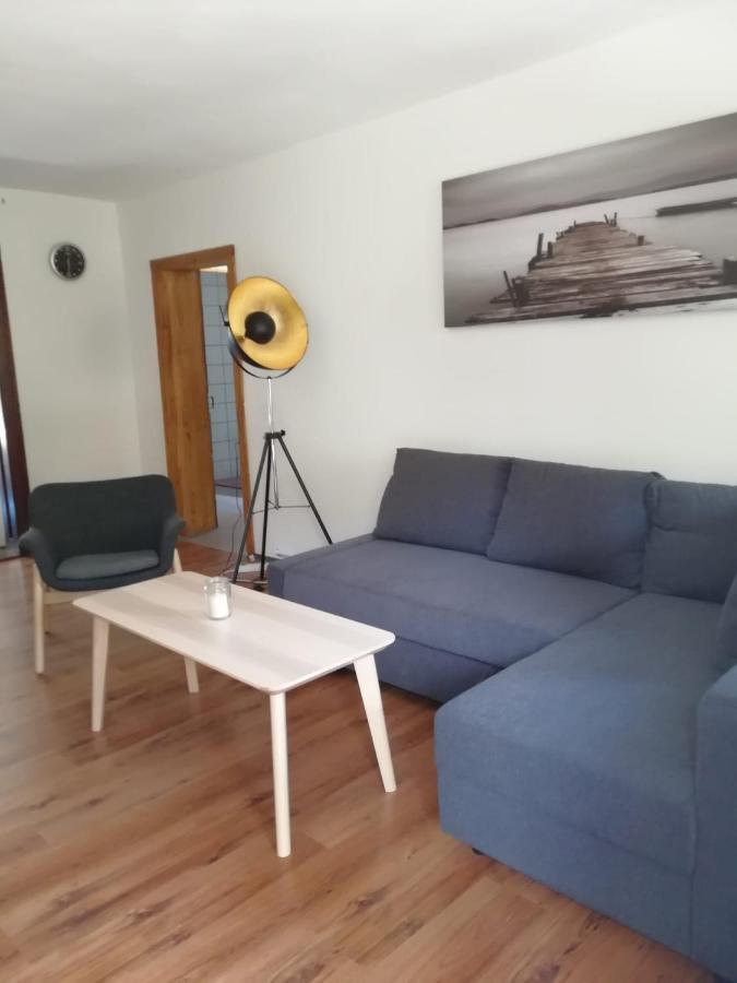 Kleine Galerie Apartment Fuer 3 Mit Kueche Kamin Netflix Parken Und Hofladen Steinhofel Exterior foto